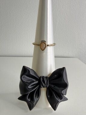 Elegant Gold Teardrop Ring size 8